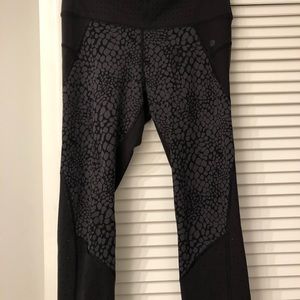 Athleta Crop Legging